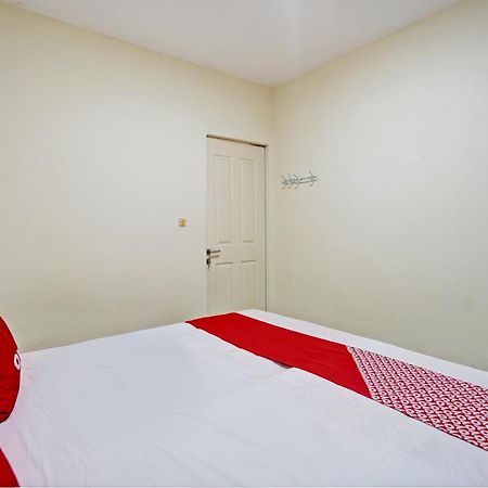 Oyo 93112 Garden Homestay 3 Merlion スラバヤ エクステリア 写真