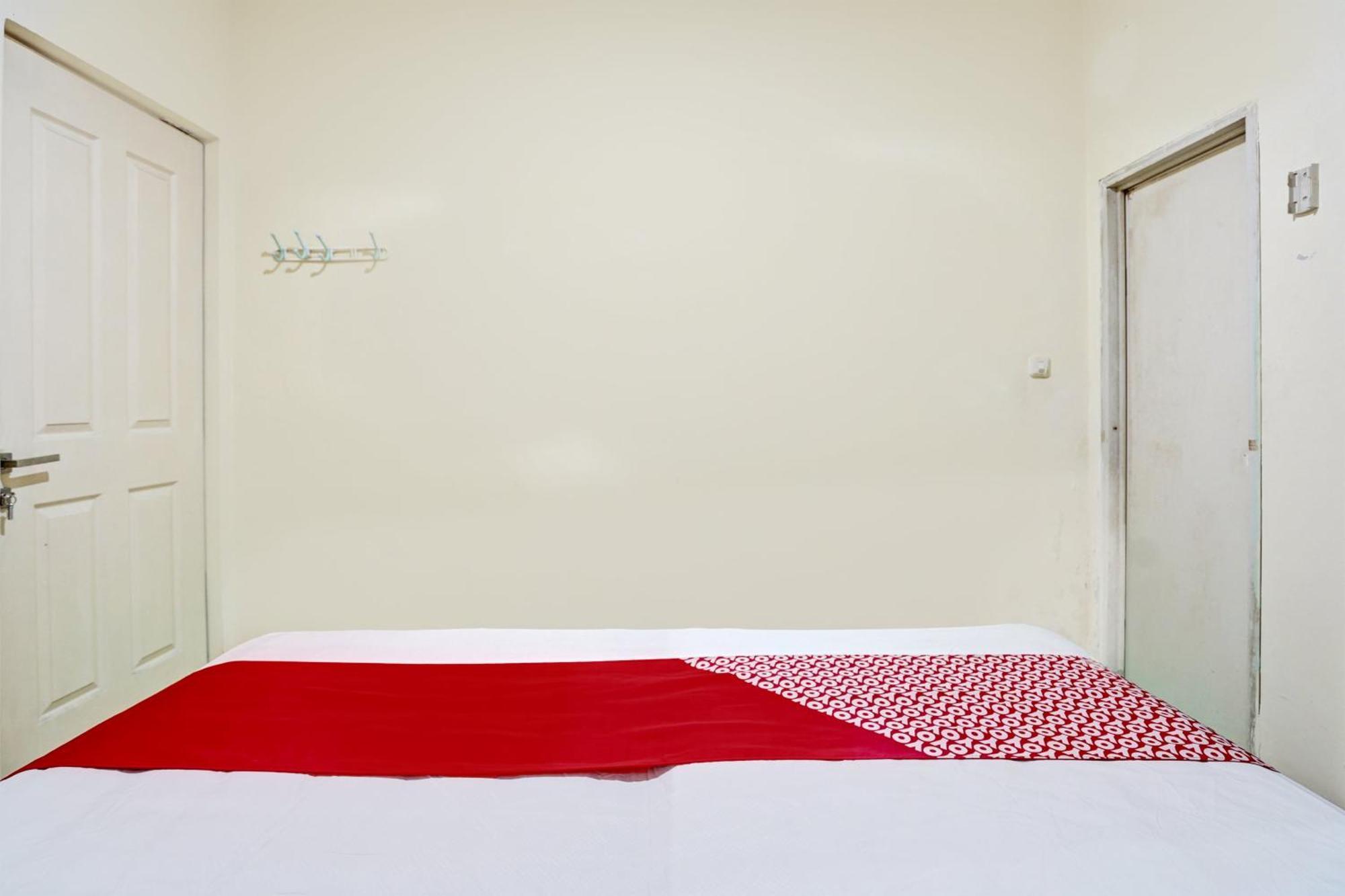 Oyo 93112 Garden Homestay 3 Merlion スラバヤ エクステリア 写真